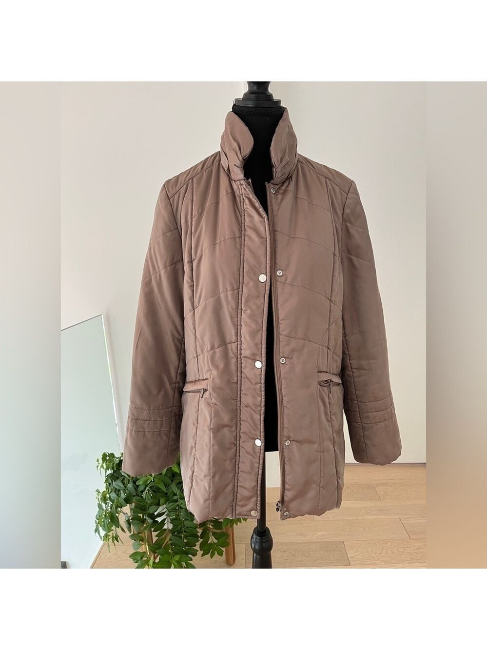 GHINELLI Tan Coloured Lightweight Quilted Insulated Jacket Zip Snap Front Casual